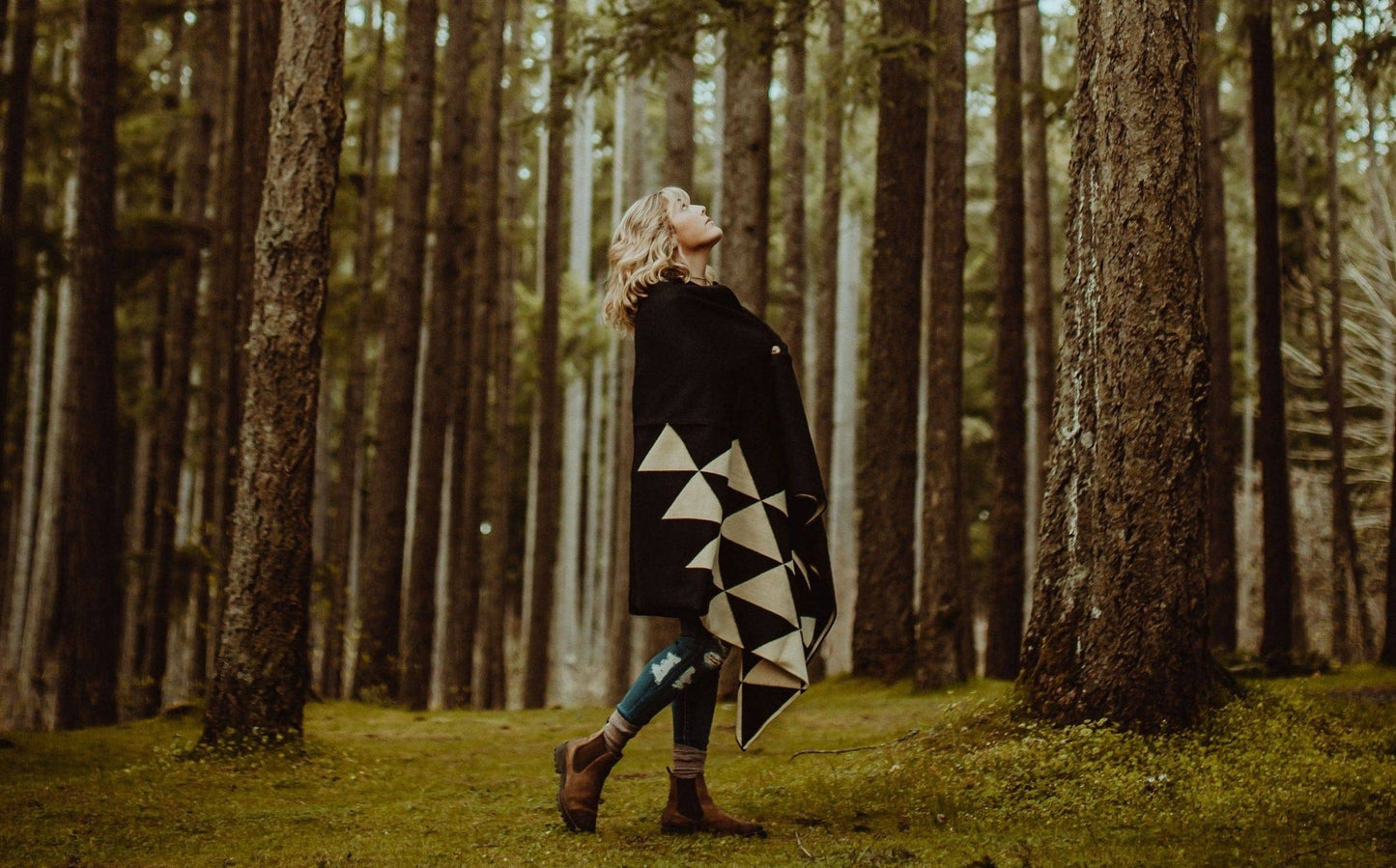 Nevado Blanket - Natural / Black - nobiliving.com