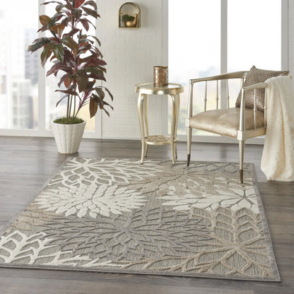 6' X 9' Gray And Ivory Floral Indoor Outdoor Area Rug