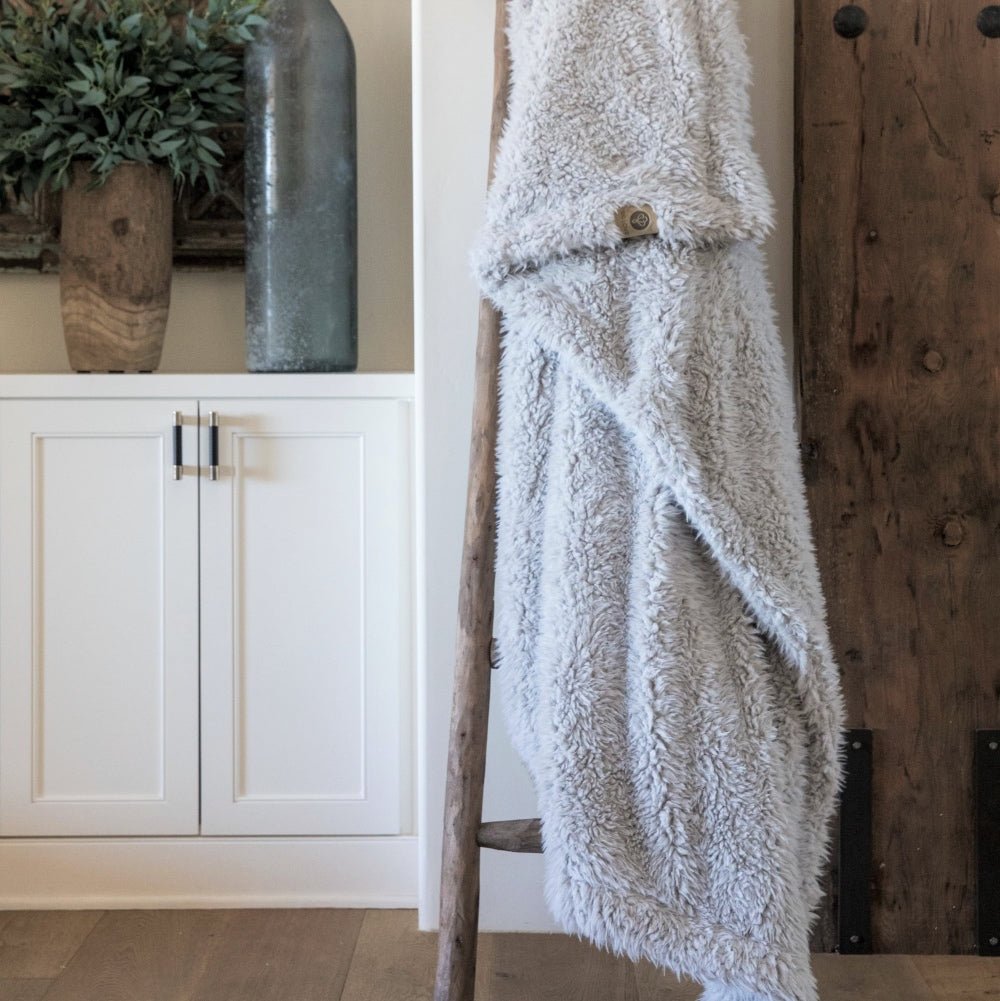 ANGEL PLUSH BLANKET | BIG - SILVER CLOUD - nobiliving.com